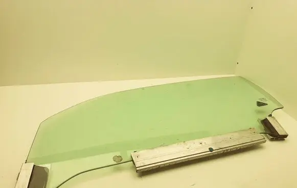Jaguar XK8 - XKR Front windscreen/windshield window 43R00002 DOT17M22AS2