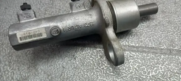 Volkswagen PASSAT B5 Master brake cylinder