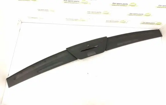 Mercedes-Benz C W204 Dash center air vent grill 2046802008 2046802108