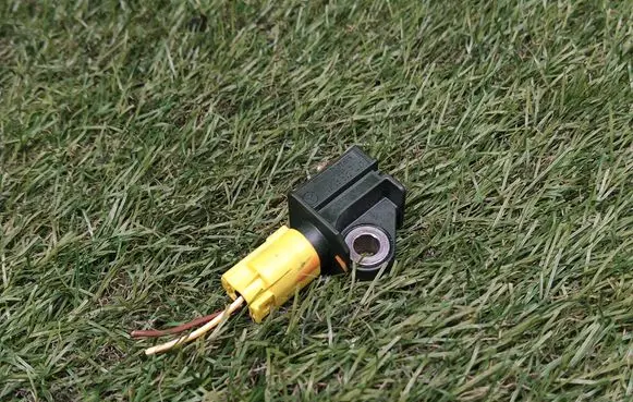 Mercedes-Benz C W204 Airbag deployment crash/impact sensor A1729056000 5WK44192