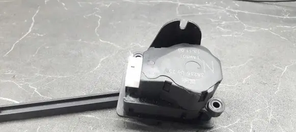 Mercedes-Benz S W220 A/C air flow flap actuator/motor 38236UA25
