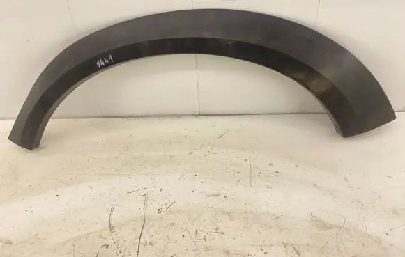 Volvo XC70 Rear fender molding trim 31283106