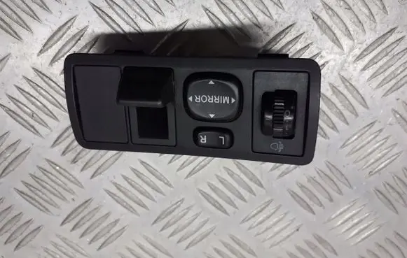 Toyota Corolla E120 E130 Wing mirror switch 777665
