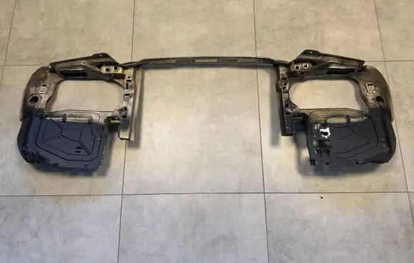 BMW 7 E23 Front bumper mounting bracket 41131915977