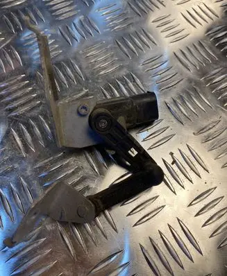 Rear air suspension level height sensor
