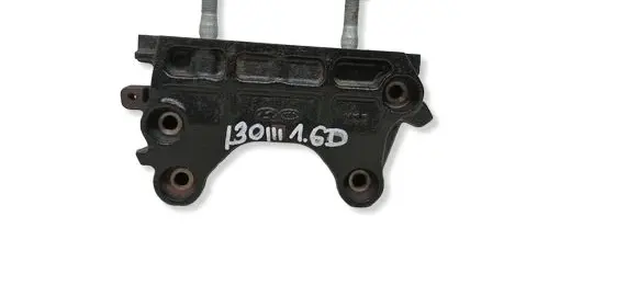 Hyundai i30 Engine mounting bracket HYUNDAII30III