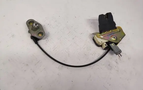 Volvo S60 Tailgate/trunk/boot lock/catch/latch 8679694