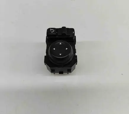 Wing mirror switch