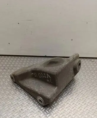 Mercedes-Benz V Class W447 Engine mounting bracket A4472420140