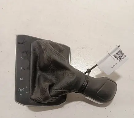 Volkswagen Tiguan Gear lever shifter trim leather/knob 5NB713203j 4400005536