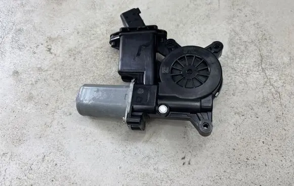 Opel Insignia B Front door window regulator motor 558RF4022