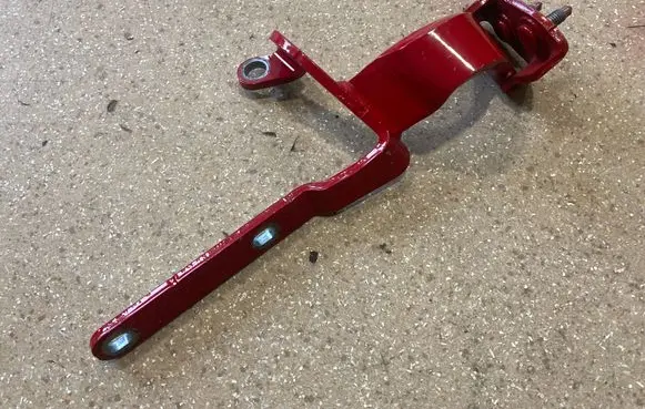 Tailgate/trunk/boot hinge