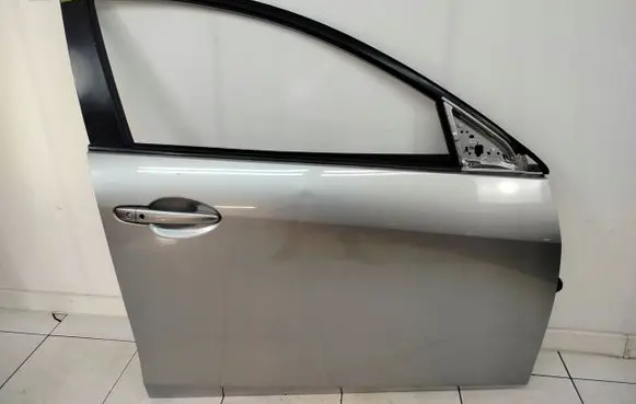 Mazda 3 II Front door 