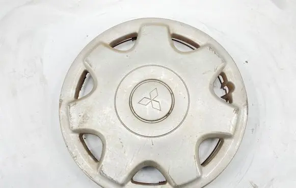 Mitsubishi Carisma R14 wheel hub/cap/trim 72107 65004