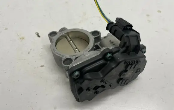 Mini Cooper Countryman F60 Engine shut-off valve 7618838