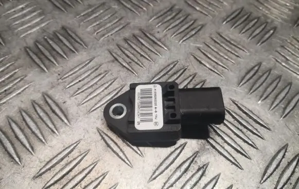 Mercedes-Benz B W245 Airbag deployment crash/impact sensor 1698202226 A1698202226