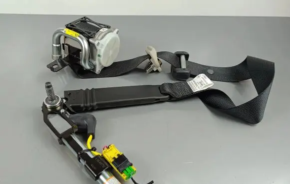Honda HR-V Front seatbelt 0589P1000354 0589P1001153