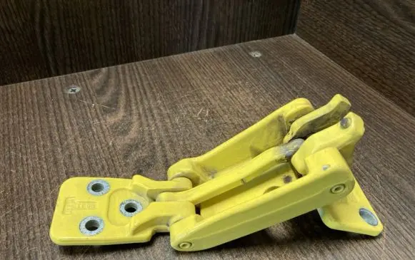 Mercedes-Benz Sprinter W907 W910 Loading door upper hinge 9067400237