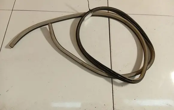 Chevrolet Aveo Rubber seal front coupe door 