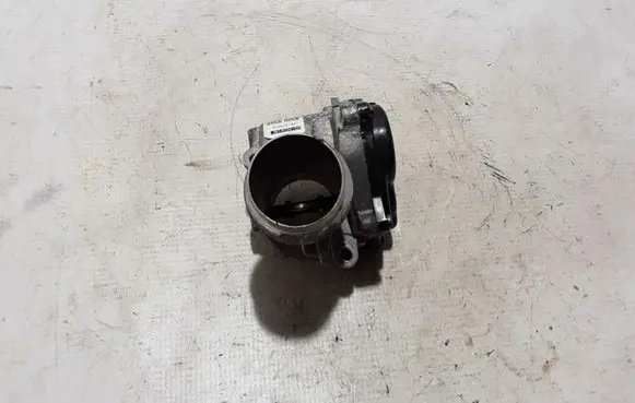 Renault Captur II Throttle valve 161A03415R