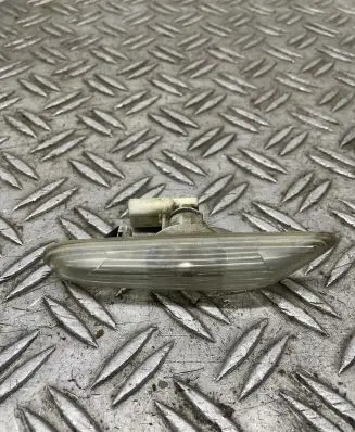 BMW 3 E90 E91 Front fender indicator light