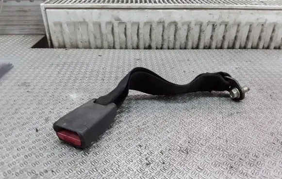 Toyota Corolla Verso E121 Rear seatbelt buckle