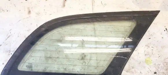 Toyota Avensis T250 Rear side window