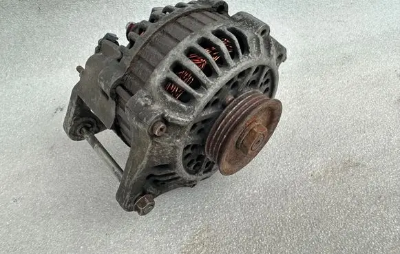 Mitsubishi Eclipse (D21A/D22A/D27A) Generator/alternator