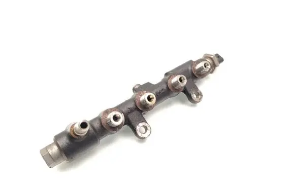 Ford Focus Fuel main line pipe 9825589880 203383074 28497Z01