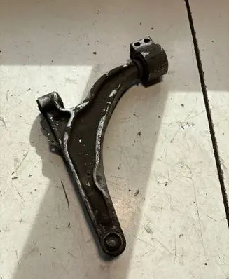 Opel Zafira C Front lower control arm/wishbone 13371815