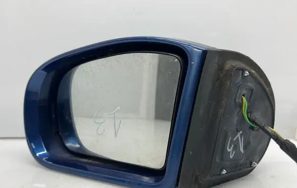 Mercedes-Benz C W203 Front door electric wing mirror 413133417