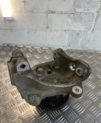 BMW 1 E81 E87 Front wheel hub spindle knuckle 31216764443