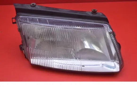 Volkswagen PASSAT B5 Headlight/headlamp 14742600