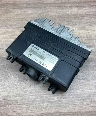 Volkswagen Golf III Engine control unit/module ECU 0261200764 032906026A