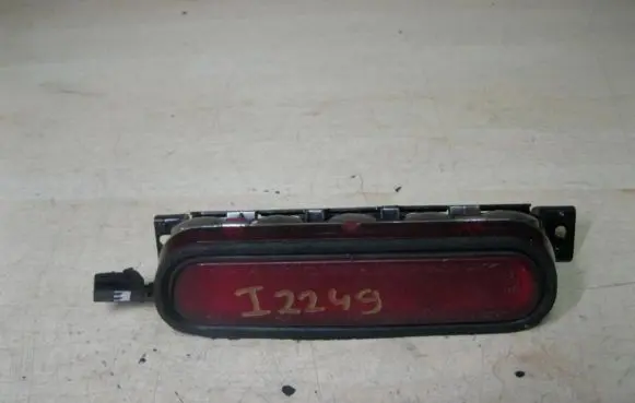KIA Sorento Third/center stoplight 927003E0 I2249