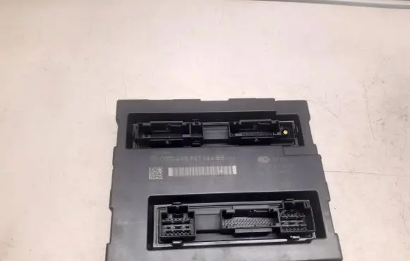 Audi A8 S8 D4 4H Comfort/convenience module 4H0907064BB 5DK01022812