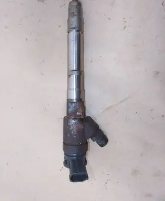Maserati Ghibli Fuel injector 8445161267