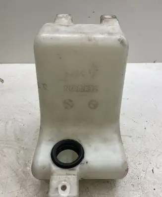 Land Rover Freelander 2 - LR2 Windshield washer fluid reservoir/tank A979731