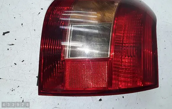Toyota Corolla E120 E130 Rear/tail lights e111b02