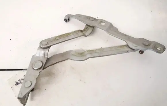 Audi A4 S4 B5 8D Tailgate/trunk/boot hinge 8d5827302c
