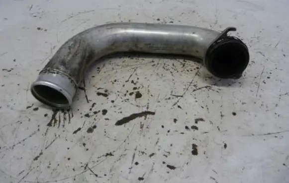 BMW 5 E60 E61 Intercooler hose/pipe 7789052