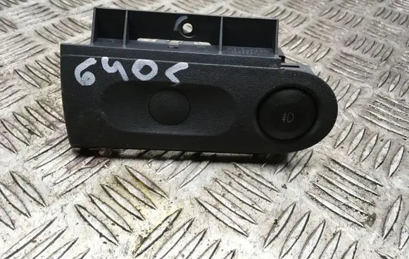 Fog light switch