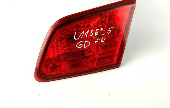Subaru Legacy Tailgate rear/tail lights