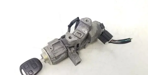 Toyota Avensis T250 Ignition lock 450200504 N0501517