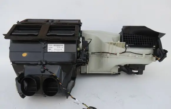 Volvo XC70 Interior heater climate box assembly P30755812 L22720007760