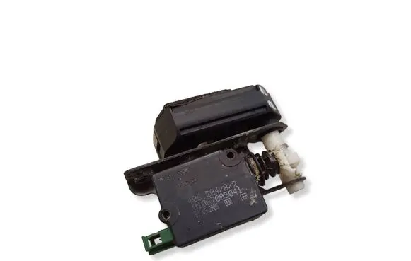 Land Rover Discovery 3 - LR3 Tailgate/trunk/boot lock/catch/latch 01067005041 51247016049 51247016047