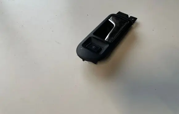 Volkswagen PASSAT B5 Front door interior handle 3B1837114