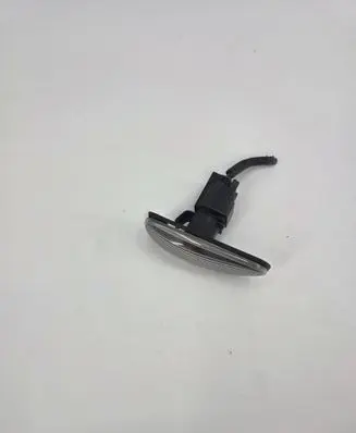 Volvo XC70 Front fender indicator light 