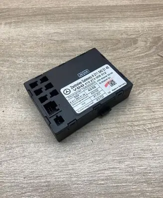 Mercedes-Benz E W211 Gateway control module A2115403145 410213005012