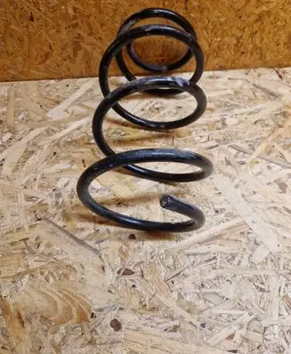 Toyota RAV 4 (XA40) Front coil spring 